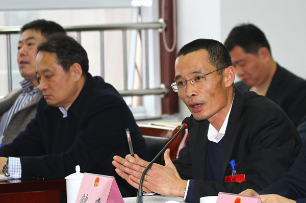 五蓮縣代表團(tuán)審議《政府工作報(bào)告》